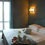 Sempione Hotel 2*